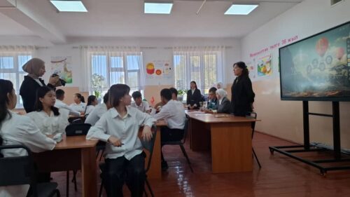 23 Сентябрь "Мамлекет тил" күнүнө карата Мэрия тарабынан уюштурулган "Акыл ордо" таймашына Кочкор-Ата Колледжинин студенттери дагы активдүү катышып келишти
