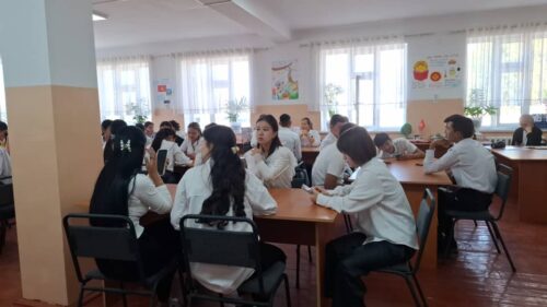 23 Сентябрь "Мамлекет тил" күнүнө карата Мэрия тарабынан уюштурулган "Акыл ордо" таймашына Кочкор-Ата Колледжинин студенттери дагы активдүү катышып келишти
