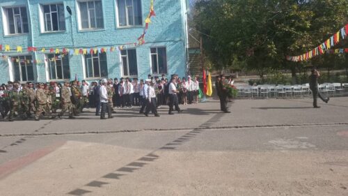 Кочкор-Ата Колледжинин студенттери Баткен согушунун ардагери Төрөбеков Мелис тил эскерүүсүнө барып келишти