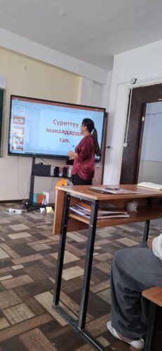 "Кымбатым кыргыз тилим" 23 сентябрь мамлекет тил күнүнө карата Жумабаева Элмира эжеке студенттер арасында ачык сабак өттү.
